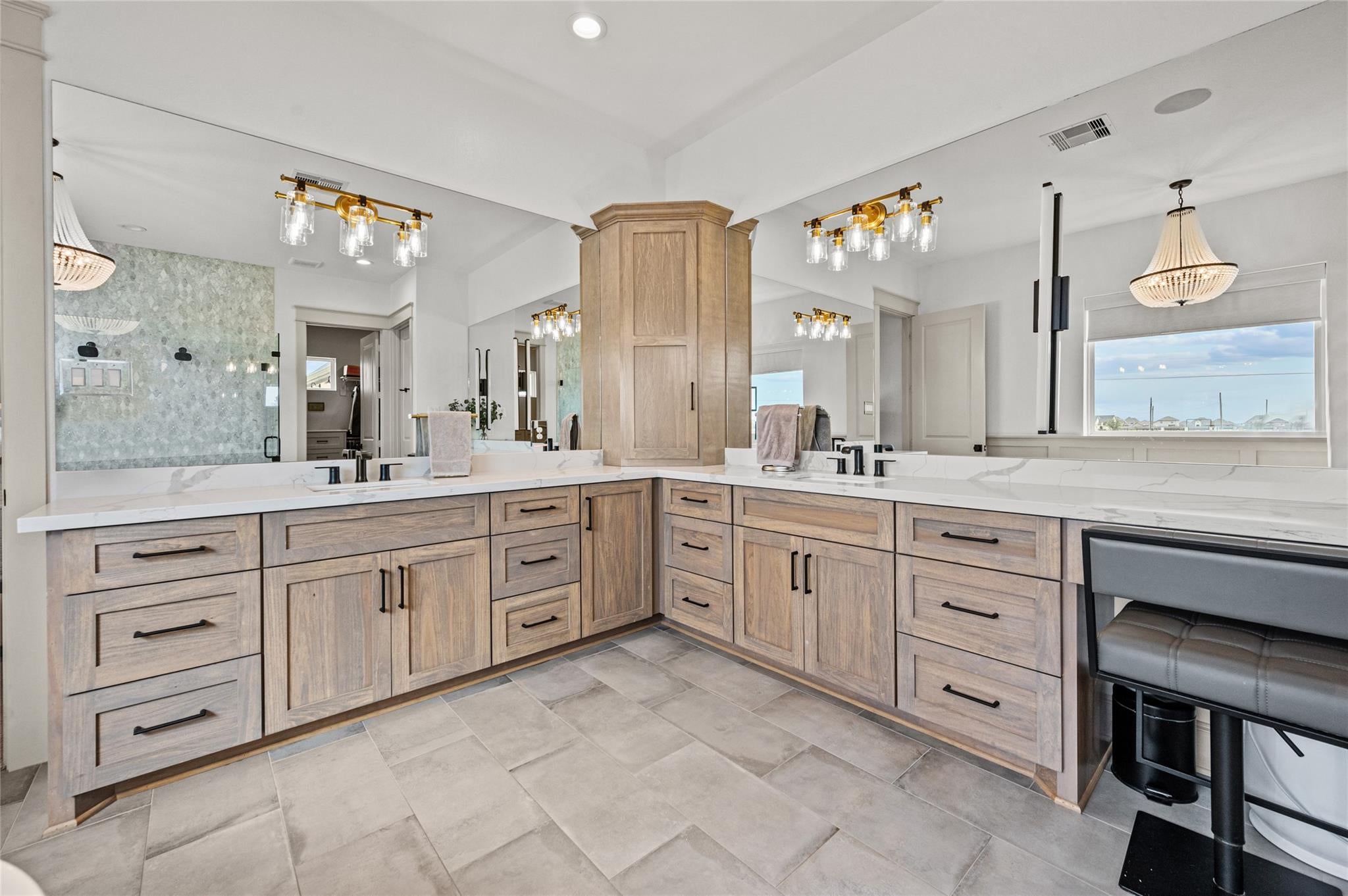 Baytown, Texas, 77523, United States, 4 Bedrooms Bedrooms, ,6 BathroomsBathrooms,Residential,Active,1886832