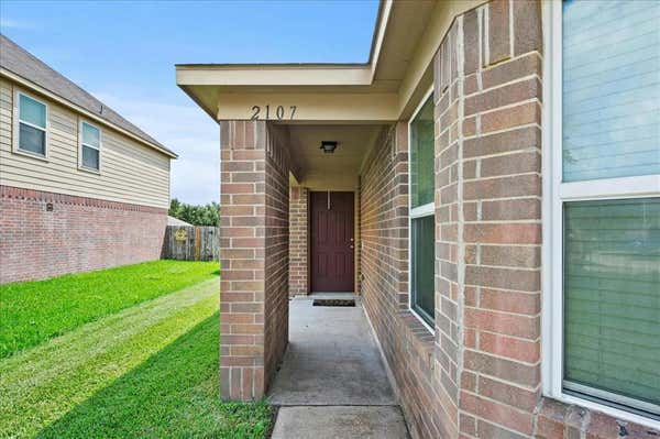 2107 BISHOP HOLLOW LN, ROSENBERG, TX 77471, photo 4 of 22