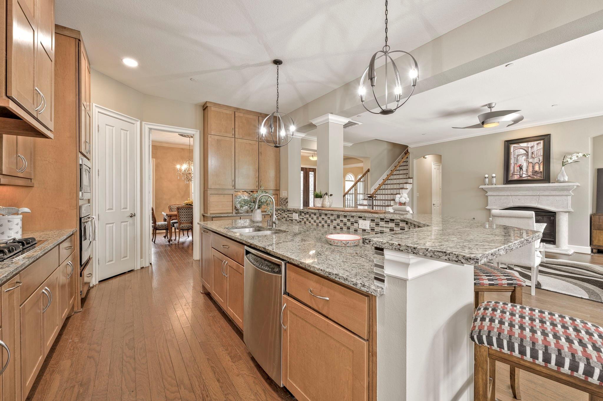 Houston, Texas, 77055, United States, 4 Bedrooms Bedrooms, ,4 BathroomsBathrooms,Residential,Active,1914629