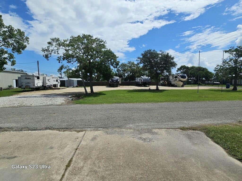 708 W HARRISON AVE, PORT O CONNOR, TX 77982, photo 1 of 6