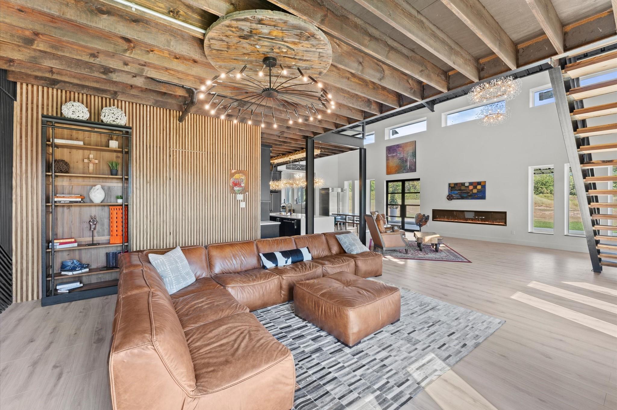 Montgomery, Texas, 77316, United States, 5 Bedrooms Bedrooms, ,7 BathroomsBathrooms,Residential,Active,1963409