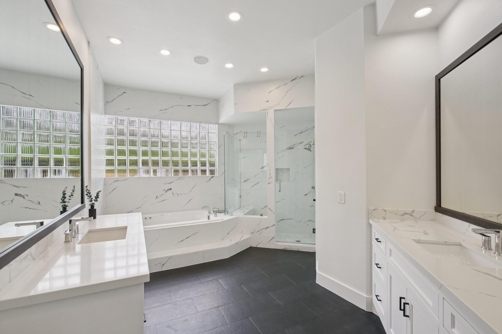 Houston, Texas, 77079, United States, 5 Bedrooms Bedrooms, ,6 BathroomsBathrooms,Residential,Active,1960174