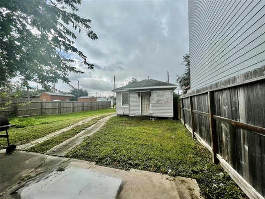 2307 WINBERN ST, HOUSTON, TX 77004, photo 4 of 9