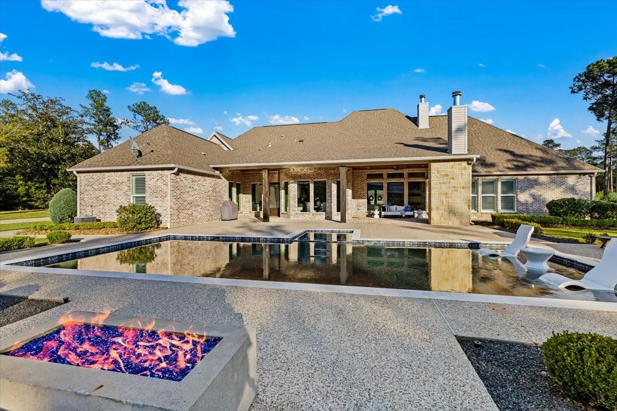 Kountze, Texas, 77625, United States, 4 Bedrooms Bedrooms, ,4 BathroomsBathrooms,Residential,Active,1990666