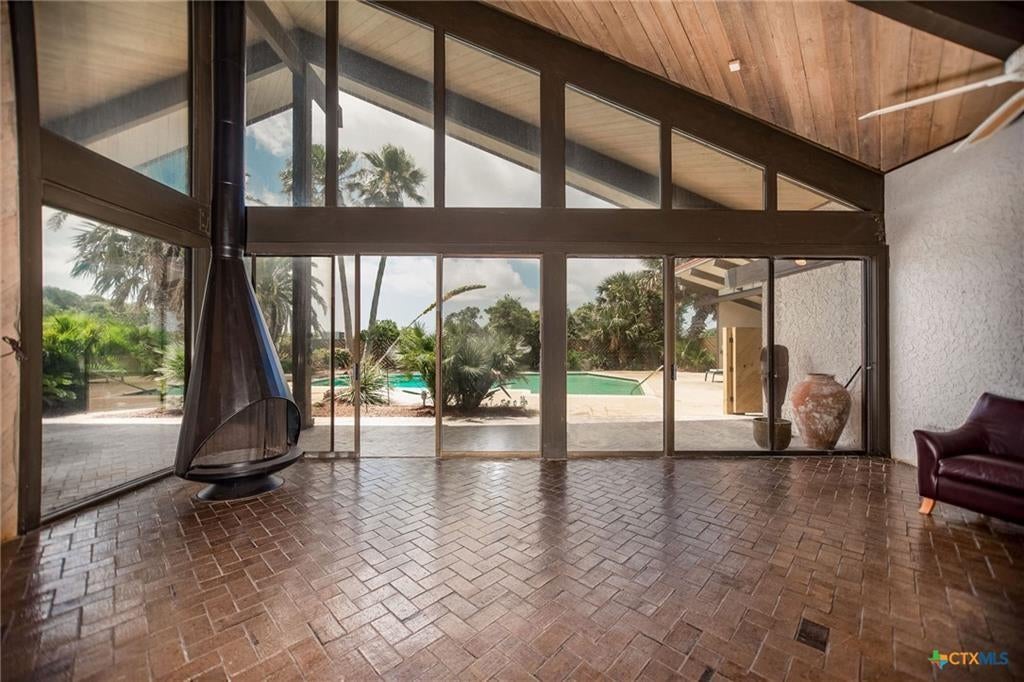 Port O Connor, Texas, 77982, United States, 3 Bedrooms Bedrooms, ,4 BathroomsBathrooms,Residential,Active,1860295