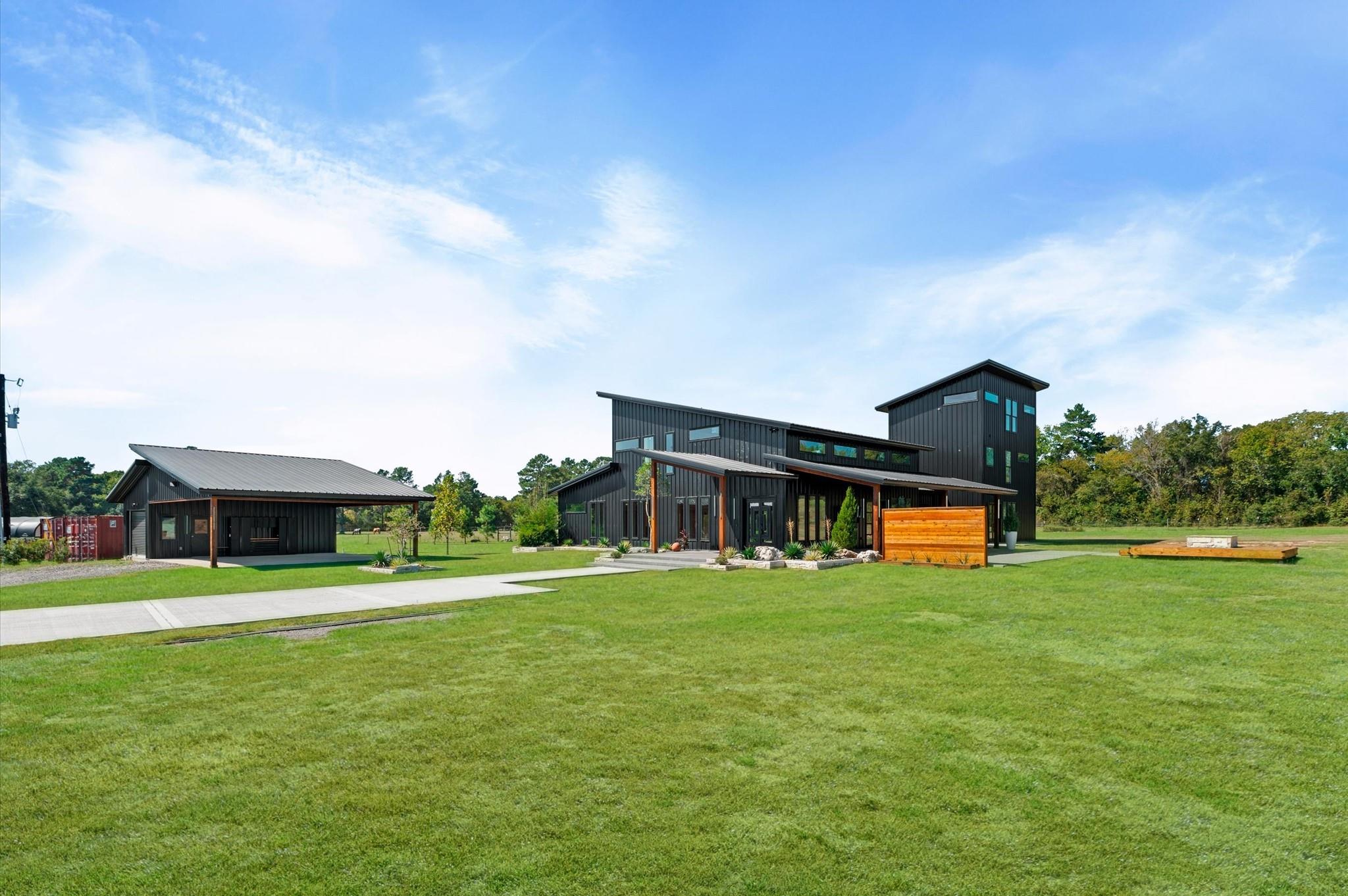 Montgomery, Texas, 77316, United States, 5 Bedrooms Bedrooms, ,7 BathroomsBathrooms,Residential,Active,1963409