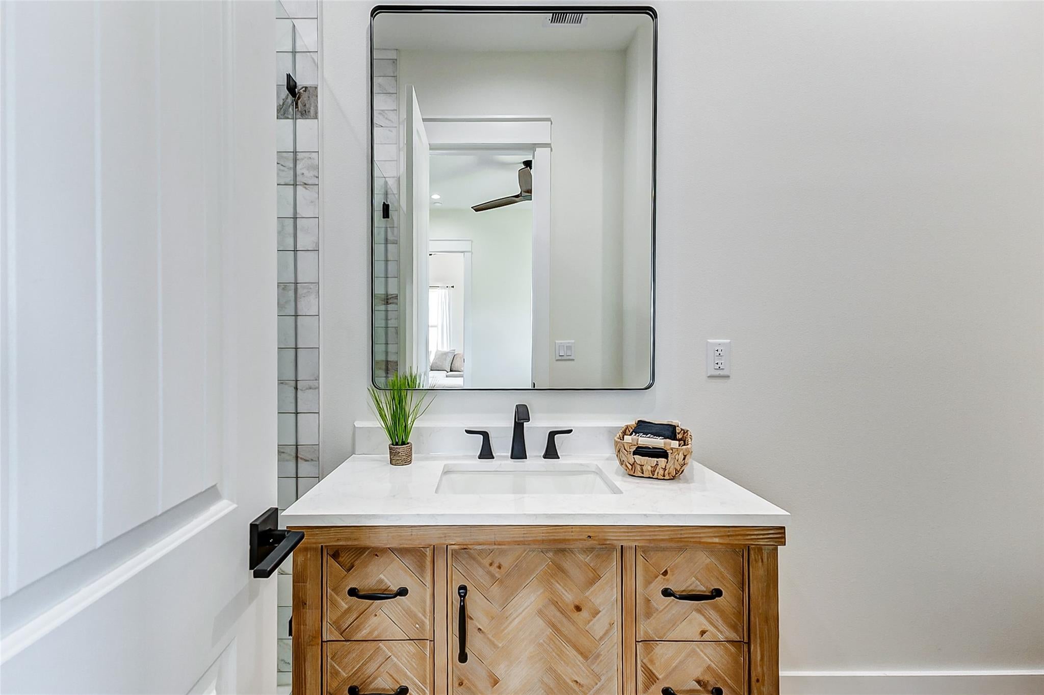 Gilchrist, Texas, 77617, United States, 3 Bedrooms Bedrooms, ,4 BathroomsBathrooms,Residential,Active,1761250