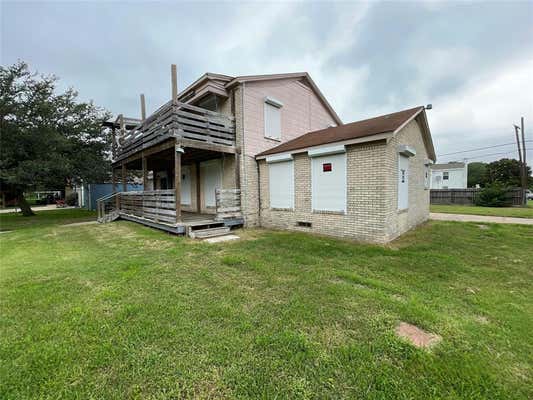 104 12TH AVE N, TEXAS CITY, TX 77590, photo 4 of 31