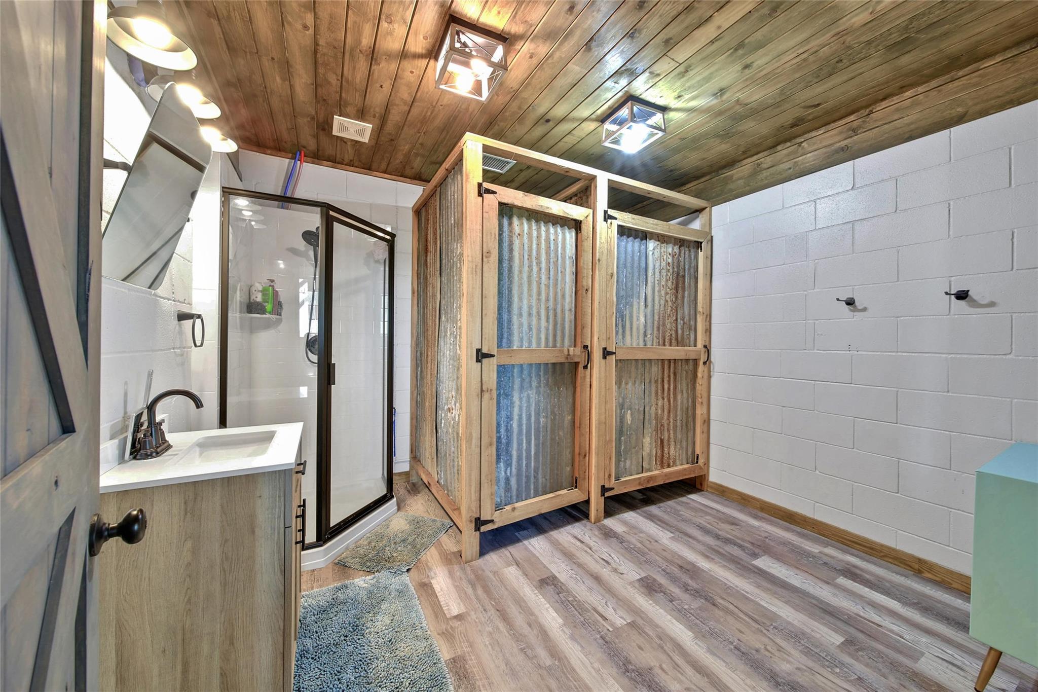 Montgomery, Texas, 77316, United States, 6 Bedrooms Bedrooms, ,6 BathroomsBathrooms,Residential,Active,1907981