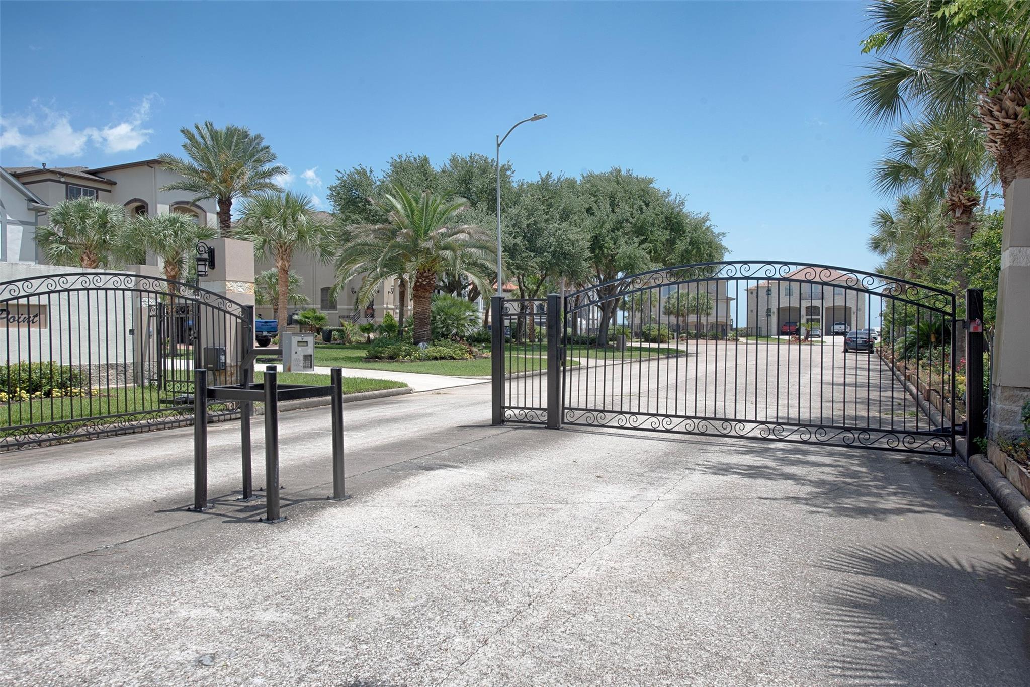 League City, Texas, 77565, United States, 3 Bedrooms Bedrooms, ,4 BathroomsBathrooms,Residential,Active,1843467