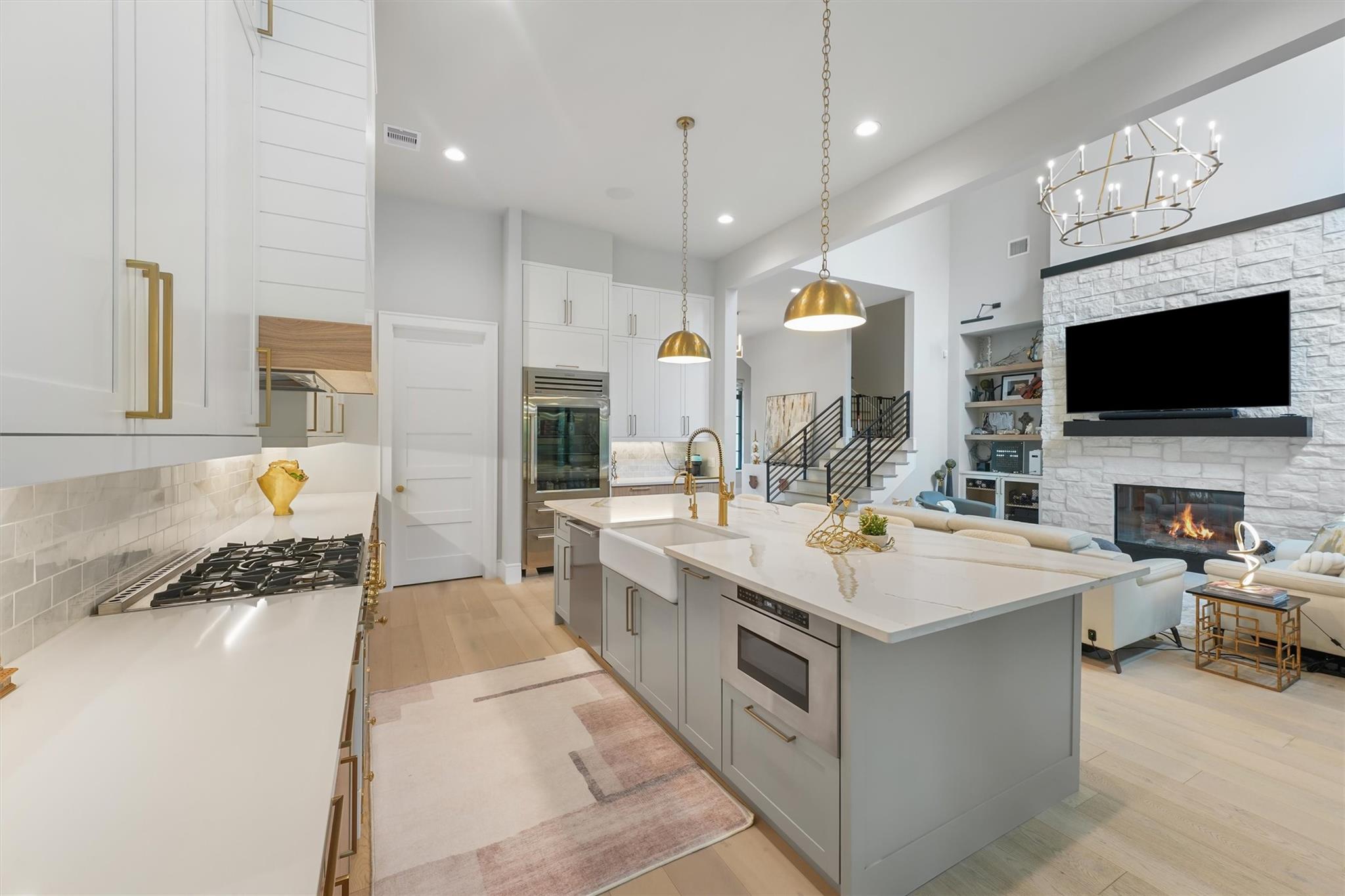 Montgomery, Texas, 77316, United States, 4 Bedrooms Bedrooms, ,6 BathroomsBathrooms,Residential,Active,1905108