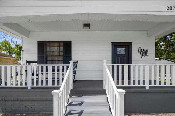 207 W MAIN ST, EAGLE LAKE, TX 77434, photo 4 of 50