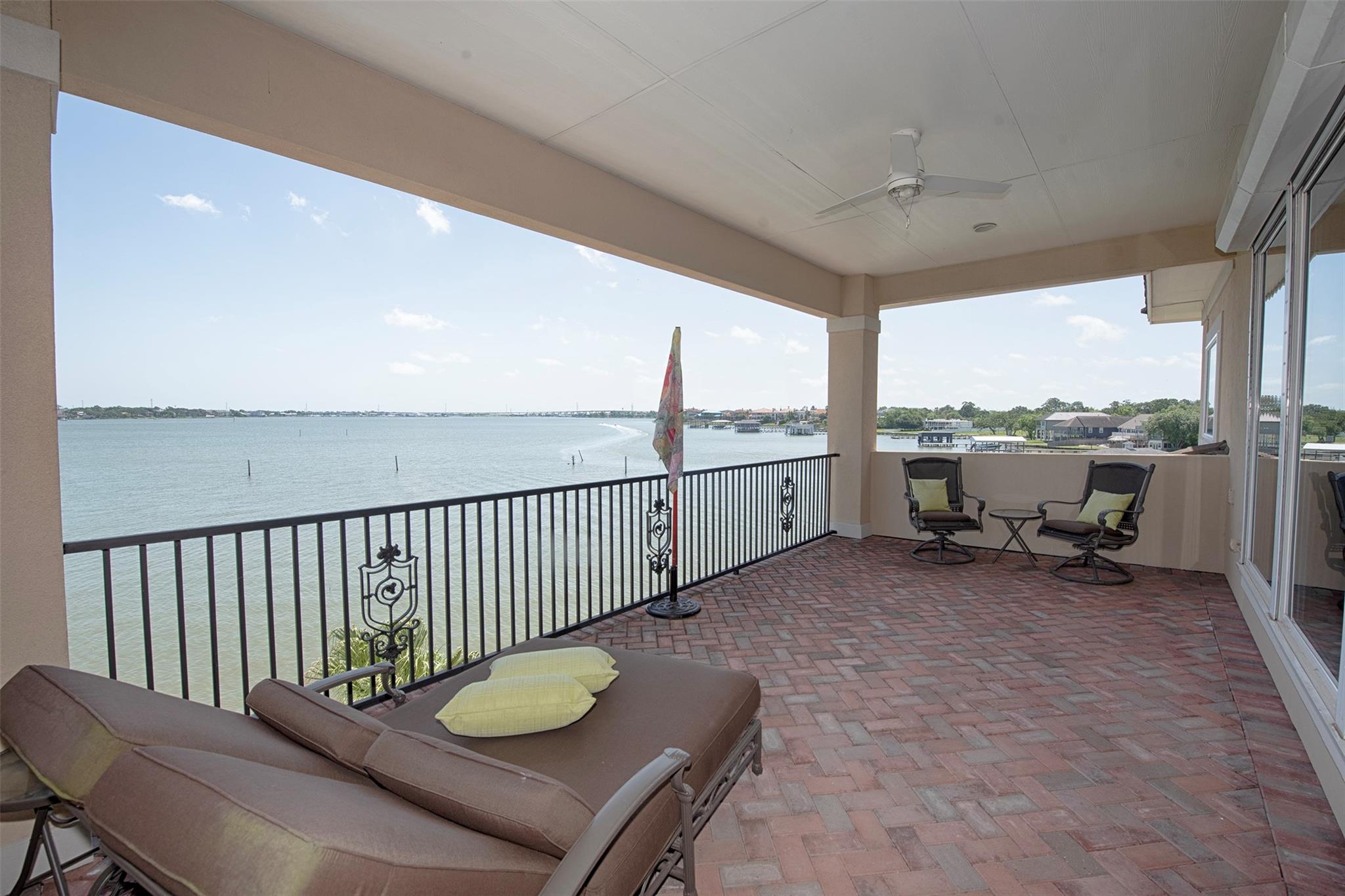 League City, Texas, 77565, United States, 3 Bedrooms Bedrooms, ,4 BathroomsBathrooms,Residential,Active,1843467