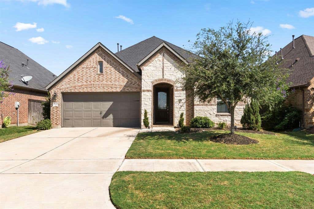 30326 NIGHT HERON LN, FULSHEAR, TX 77423, photo 1 of 30