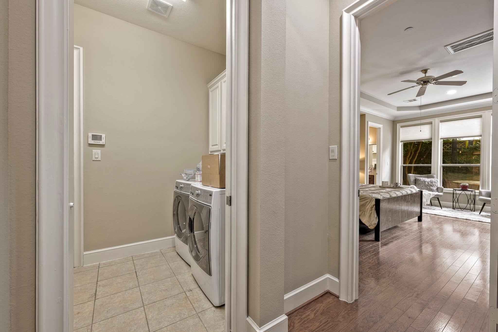 Houston, Texas, 77055, United States, 4 Bedrooms Bedrooms, ,4 BathroomsBathrooms,Residential,Active,1914629
