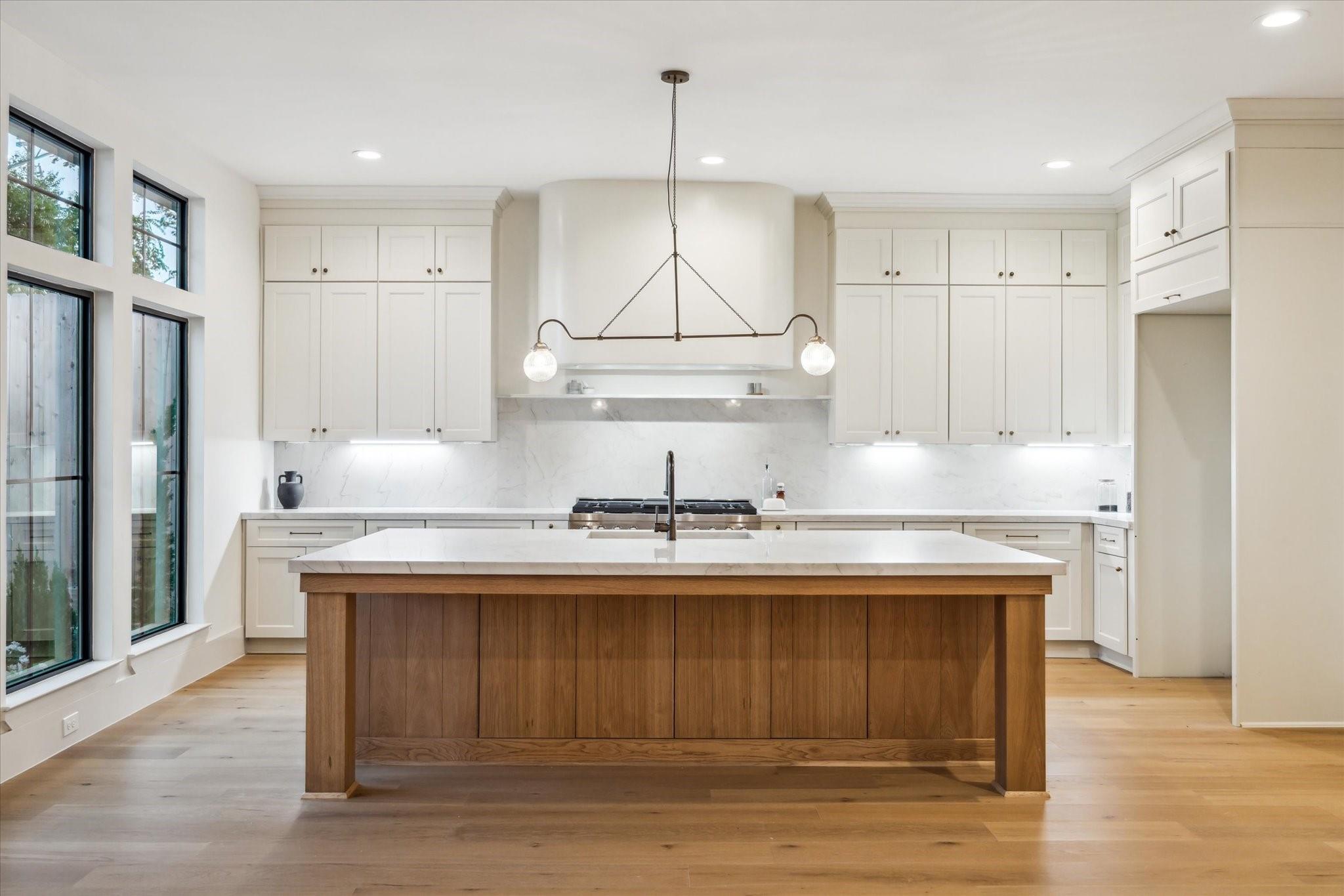 Houston, Texas, 77008, United States, 4 Bedrooms Bedrooms, ,4 BathroomsBathrooms,Residential,Active,1988430