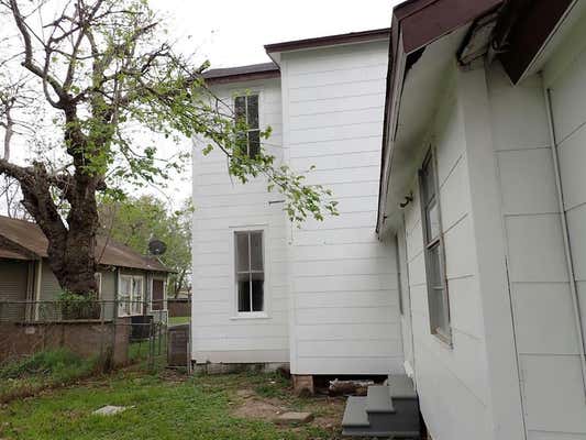 206 W 1ST ST, WHARTON, TX 77488, photo 3 of 28