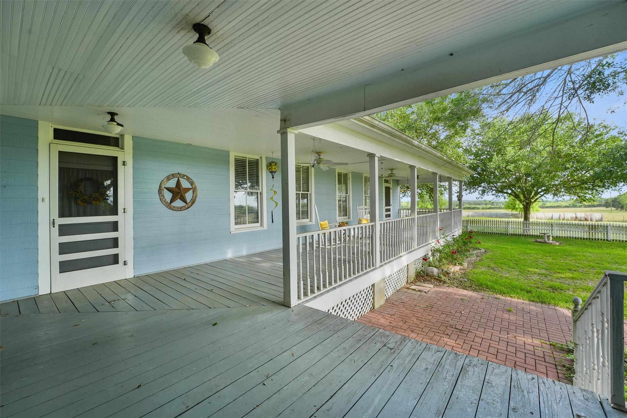 Brenham, Texas, 77833, United States, 3 Bedrooms Bedrooms, ,3 BathroomsBathrooms,Residential,Active,1920281