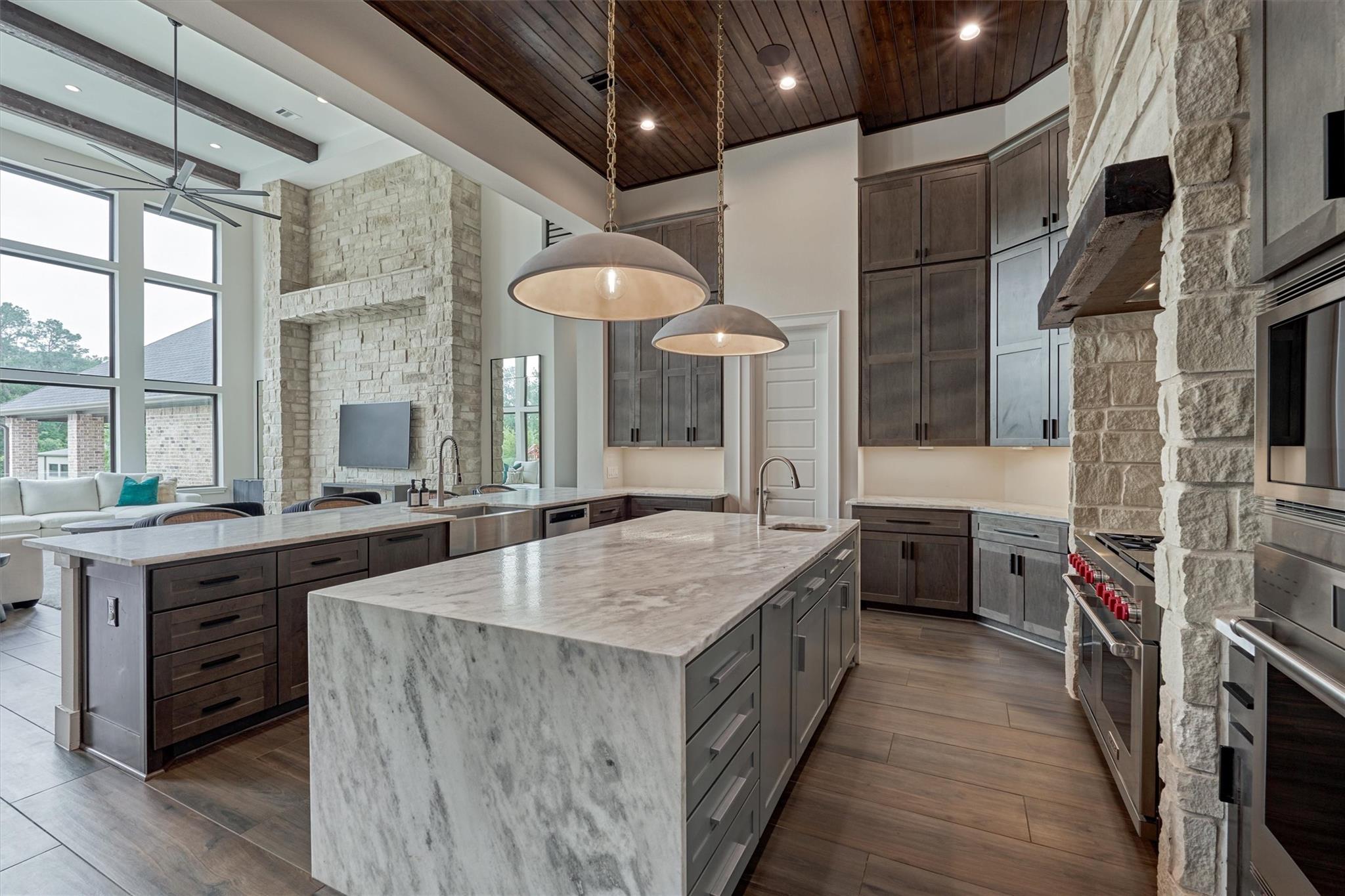 Montgomery, Texas, 77316, United States, 5 Bedrooms Bedrooms, ,8 BathroomsBathrooms,Residential,Active,1953008