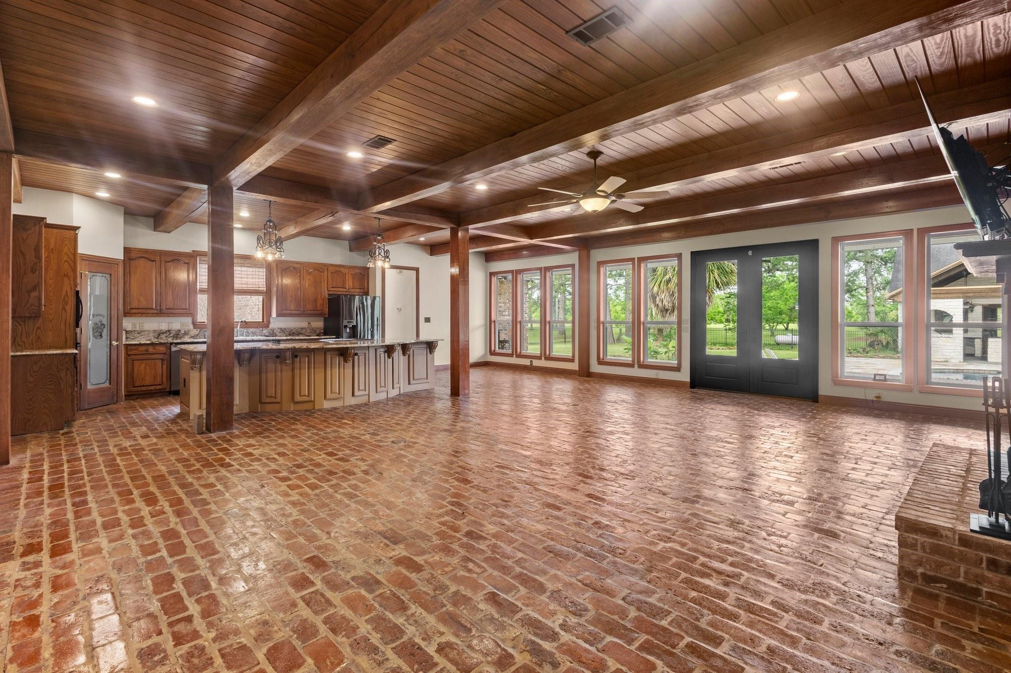 Winnie, Texas, 77665, United States, 3 Bedrooms Bedrooms, ,4 BathroomsBathrooms,Residential,Active,2009857