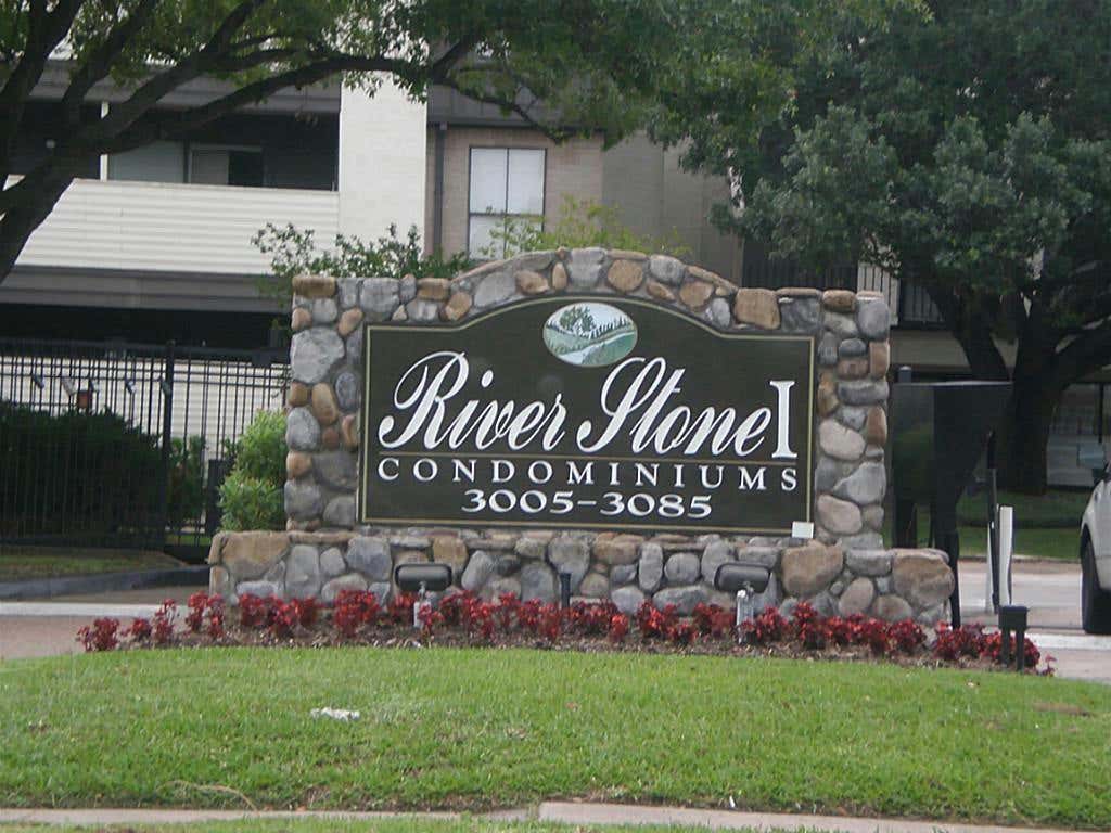 3035 WALNUT BEND LN APT 35, HOUSTON, TX 77042, photo 1 of 21