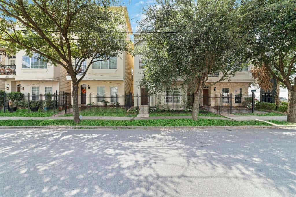 1719 SPRING ST, HOUSTON, TX 77007, photo 1 of 23