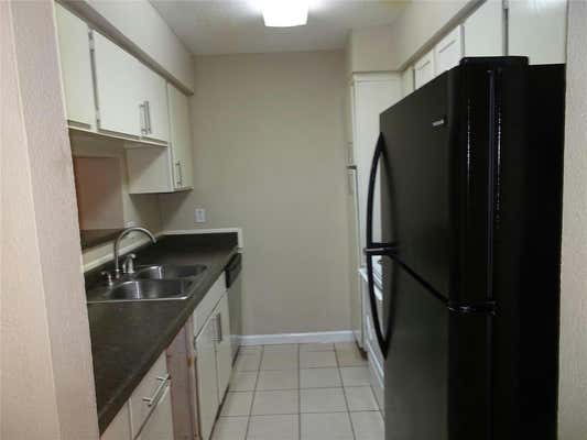 2822 S BARTELL DR APT 6, HOUSTON, TX 77054, photo 3 of 22