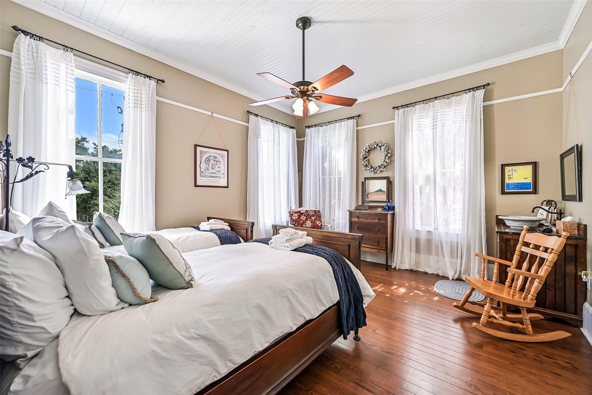Galveston, Texas, 77550, United States, 6 Bedrooms Bedrooms, ,4 BathroomsBathrooms,Residential,Active,1899876