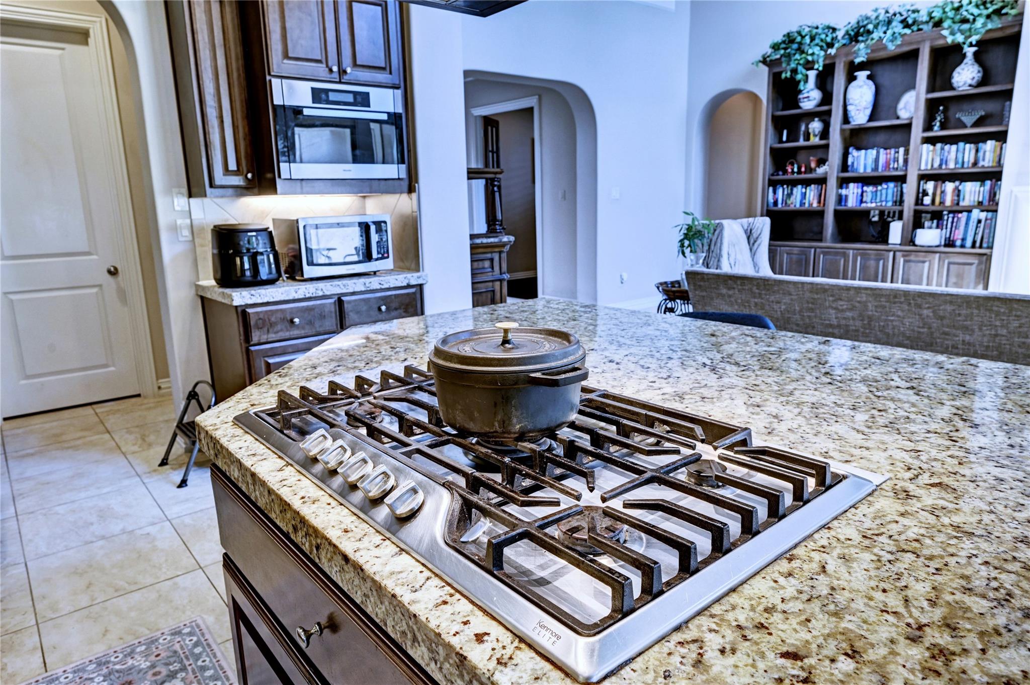 Houston, Texas, 77077, United States, 5 Bedrooms Bedrooms, ,5 BathroomsBathrooms,Residential,Active,1929700