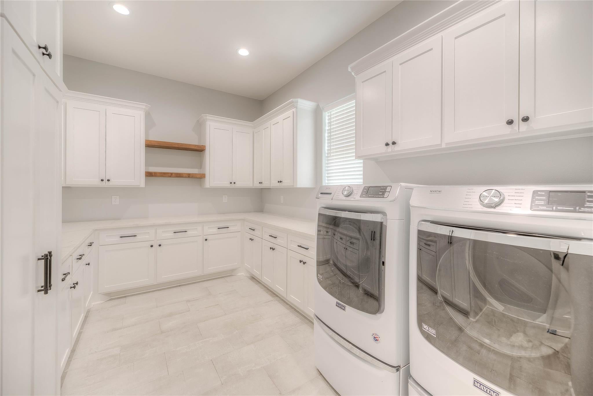 Livingston, Texas, 77351, United States, 5 Bedrooms Bedrooms, ,6 BathroomsBathrooms,Residential,Active,1905360