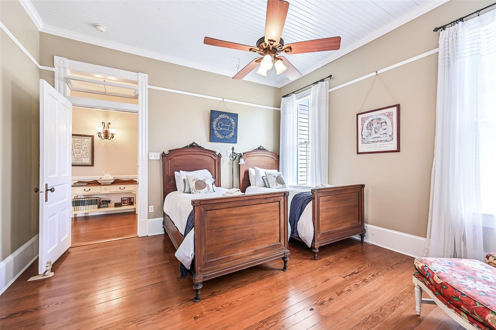 Galveston, Texas, 77550, United States, 6 Bedrooms Bedrooms, ,4 BathroomsBathrooms,Residential,Active,1899876