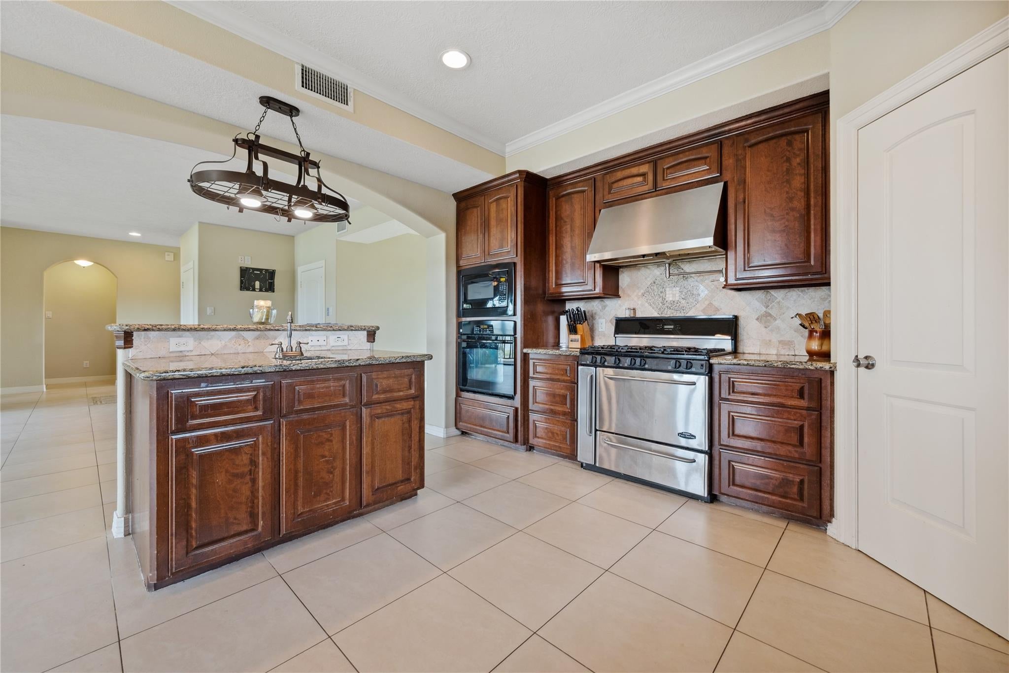 Baytown, Texas, 77520, United States, 3 Bedrooms Bedrooms, ,3 BathroomsBathrooms,Residential,Active,1824556