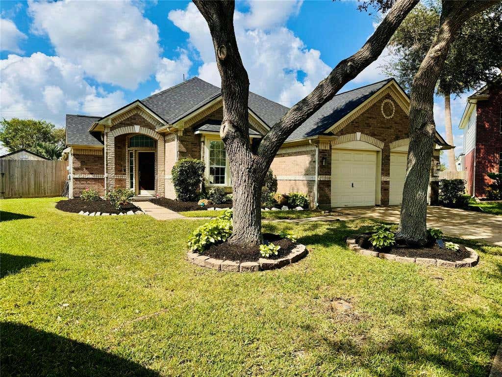 2148 WINDING SPRINGS DR, LEAGUE CITY, TX 77573, photo 1 of 31