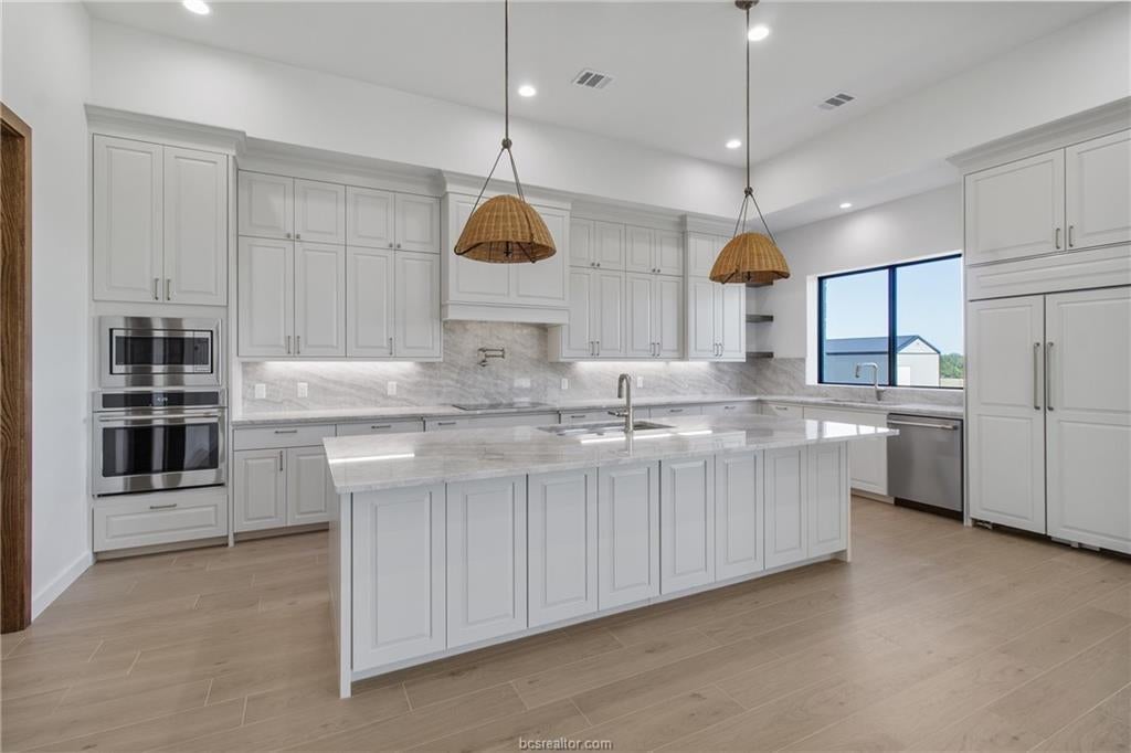 Bryan, Texas, 77845, United States, 4 Bedrooms Bedrooms, ,5 BathroomsBathrooms,Residential,Active,2012484