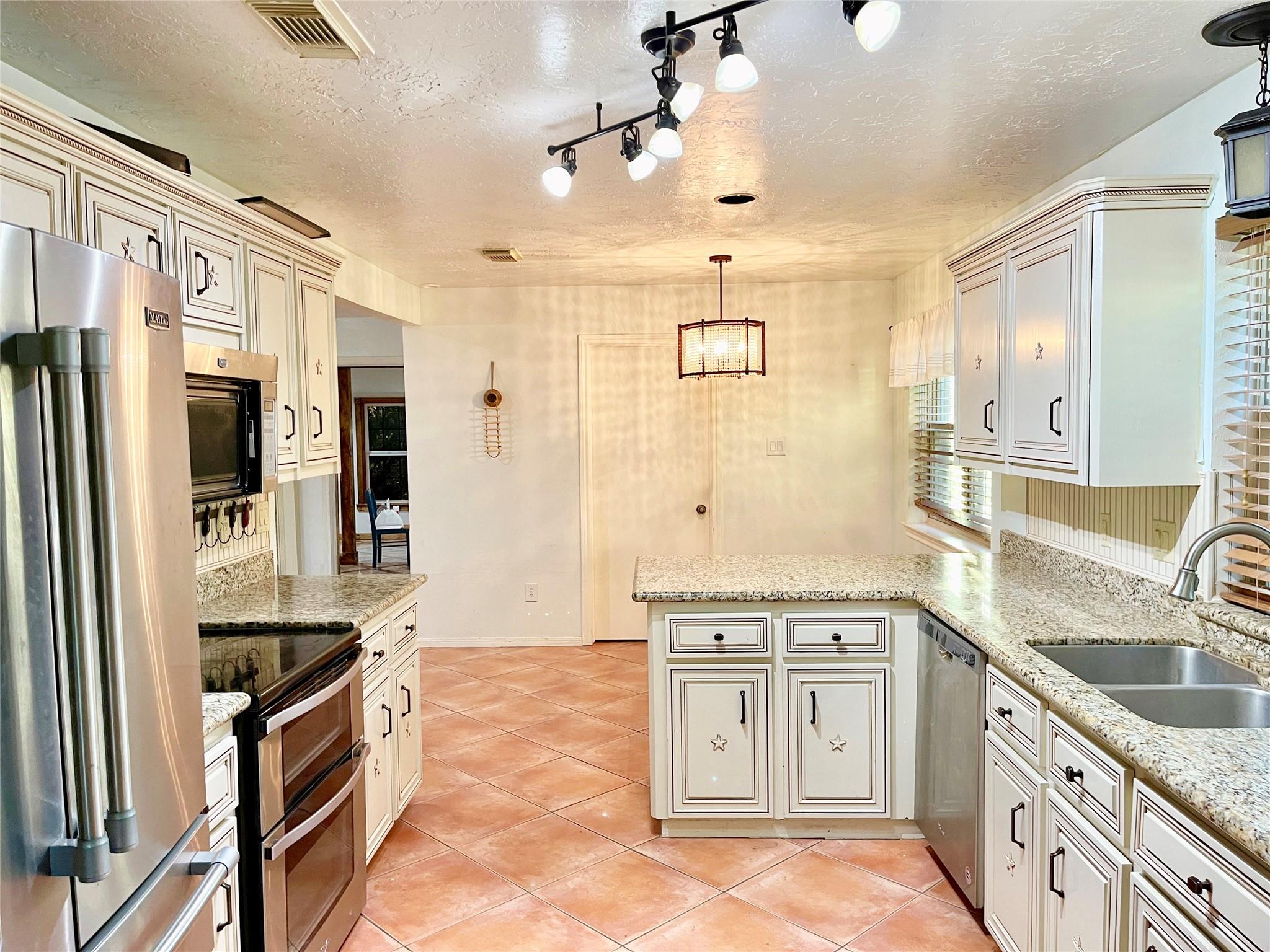 Fulshear, Texas, 77441, United States, 3 Bedrooms Bedrooms, ,3 BathroomsBathrooms,Residential,Active,2006778