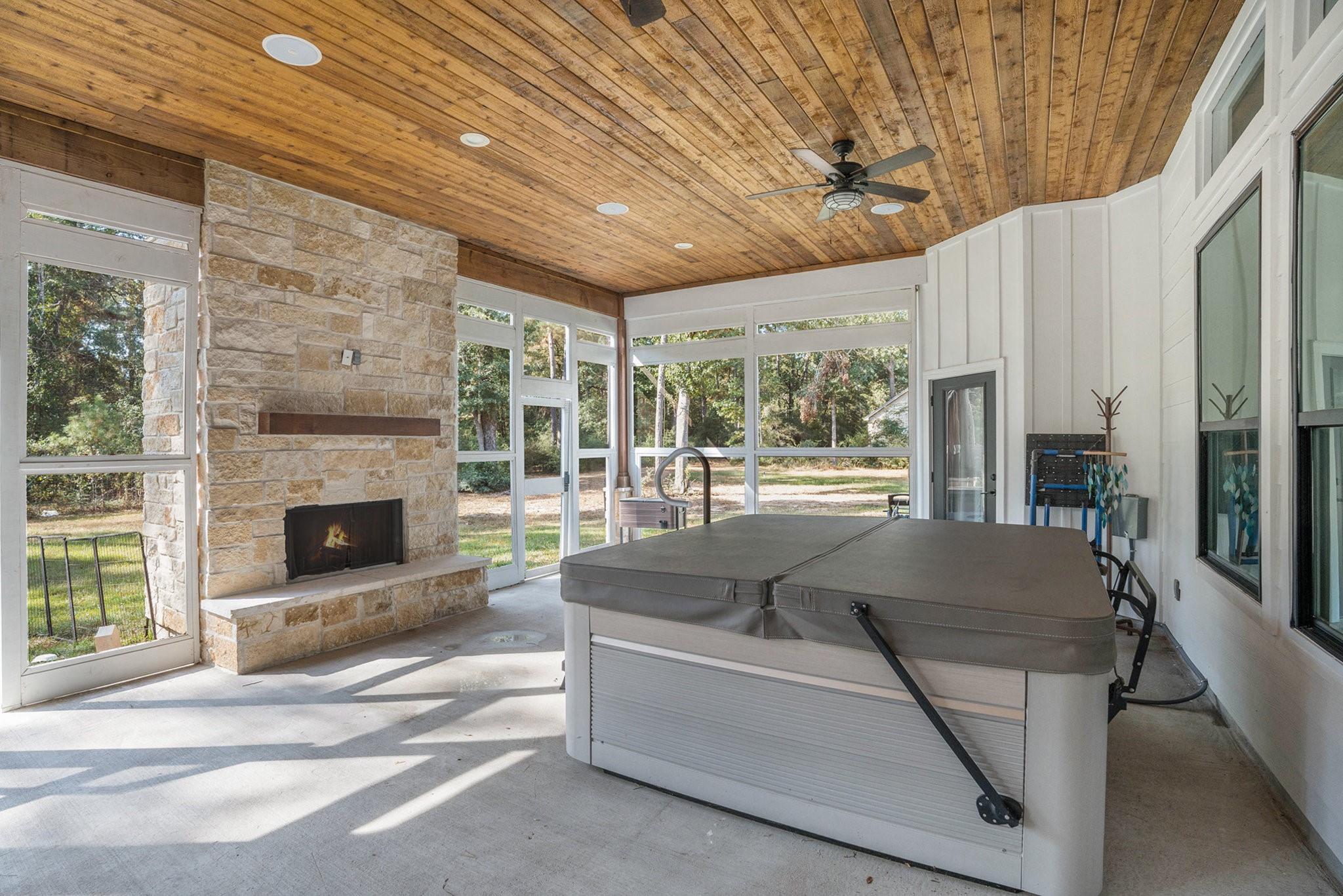 Conroe, Texas, 77304, United States, 6 Bedrooms Bedrooms, ,7 BathroomsBathrooms,Residential,Active,1971805