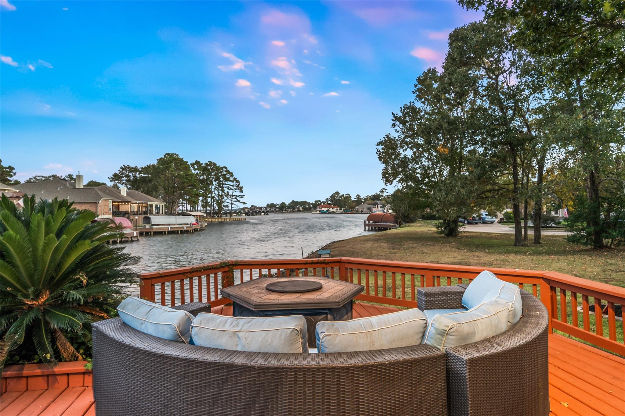 Montgomery, Texas, 77356, United States, 3 Bedrooms Bedrooms, ,4 BathroomsBathrooms,Residential,Active,1992537