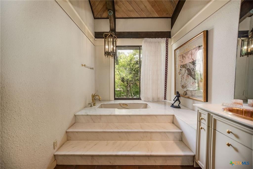 Port O Connor, Texas, 77982, United States, 3 Bedrooms Bedrooms, ,4 BathroomsBathrooms,Residential,Active,1860295
