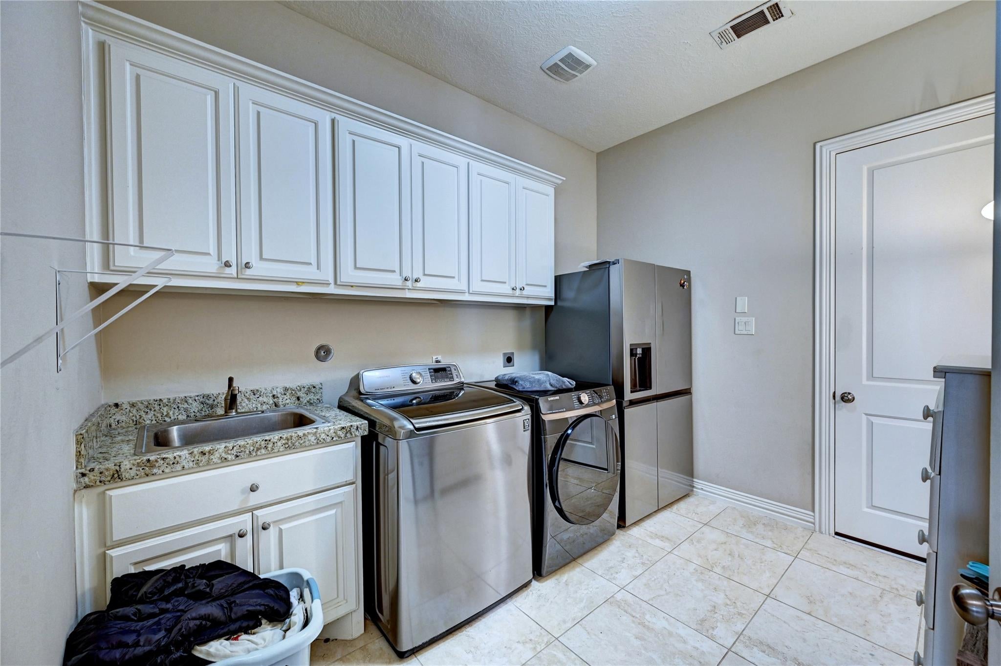 Houston, Texas, 77077, United States, 5 Bedrooms Bedrooms, ,5 BathroomsBathrooms,Residential,Active,1929700