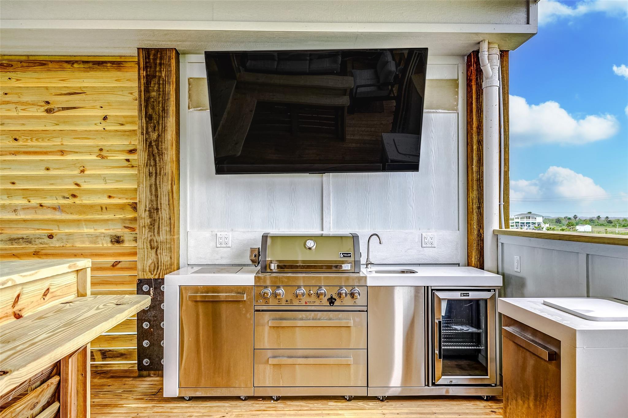 Gilchrist, Texas, 77617, United States, 3 Bedrooms Bedrooms, ,4 BathroomsBathrooms,Residential,Active,1761250