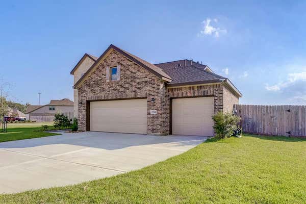 15542 E LAKE DR, BAYTOWN, TX 77523, photo 3 of 50