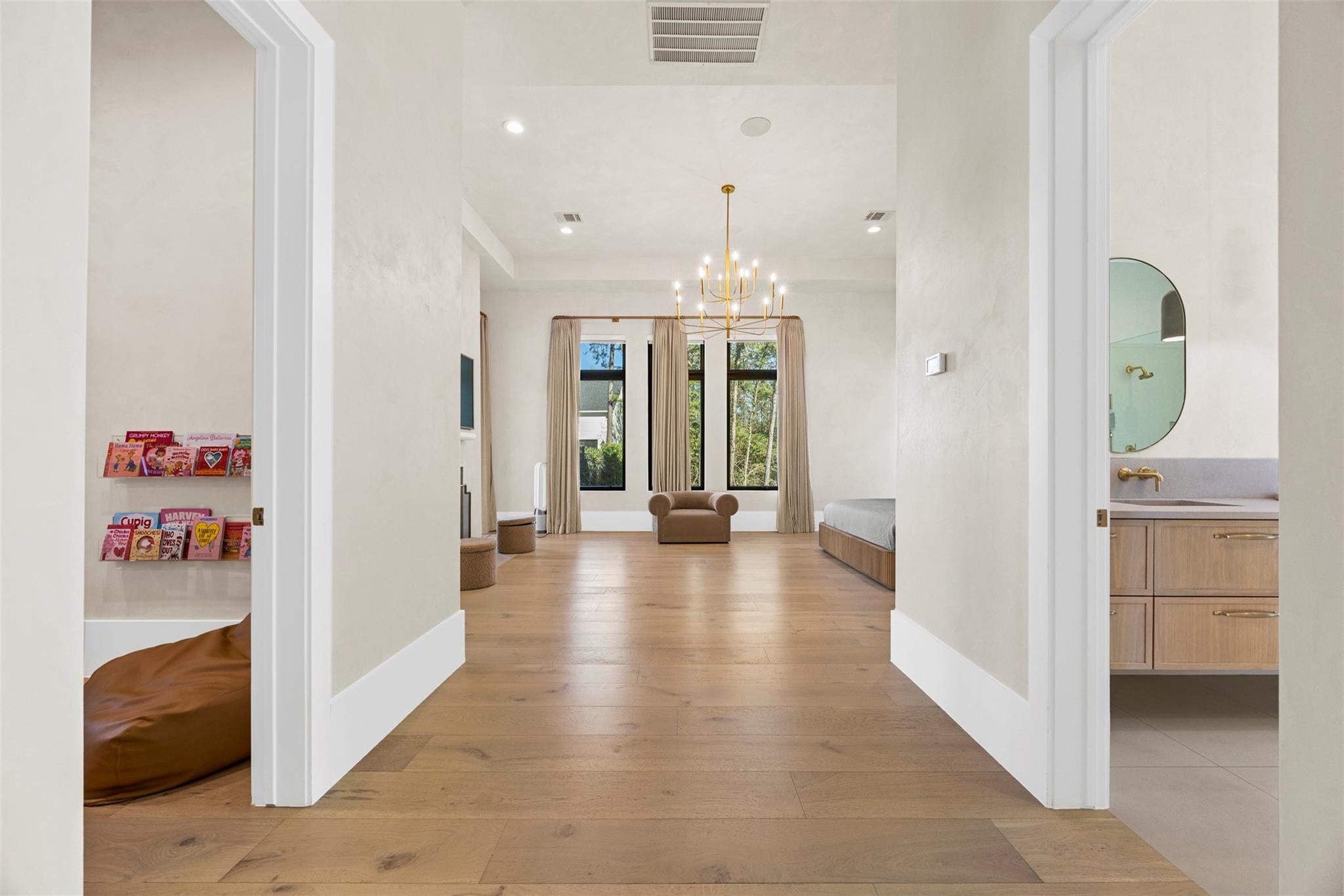 Montgomery, Texas, 77316, United States, 6 Bedrooms Bedrooms, ,7 BathroomsBathrooms,Residential,Active,2012208