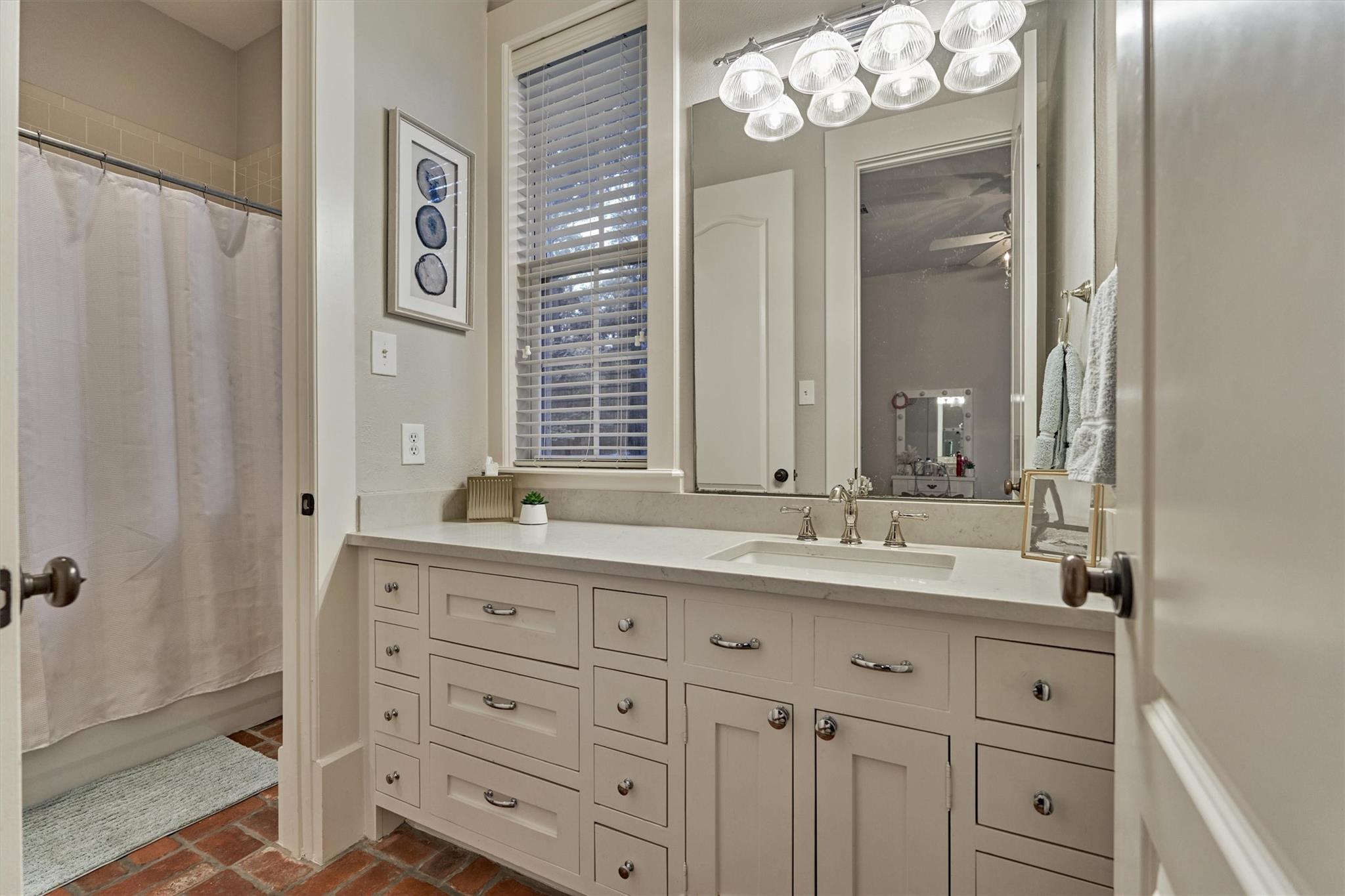 Conroe, Texas, 77384, United States, 4 Bedrooms Bedrooms, ,3 BathroomsBathrooms,Residential,Active,1967305