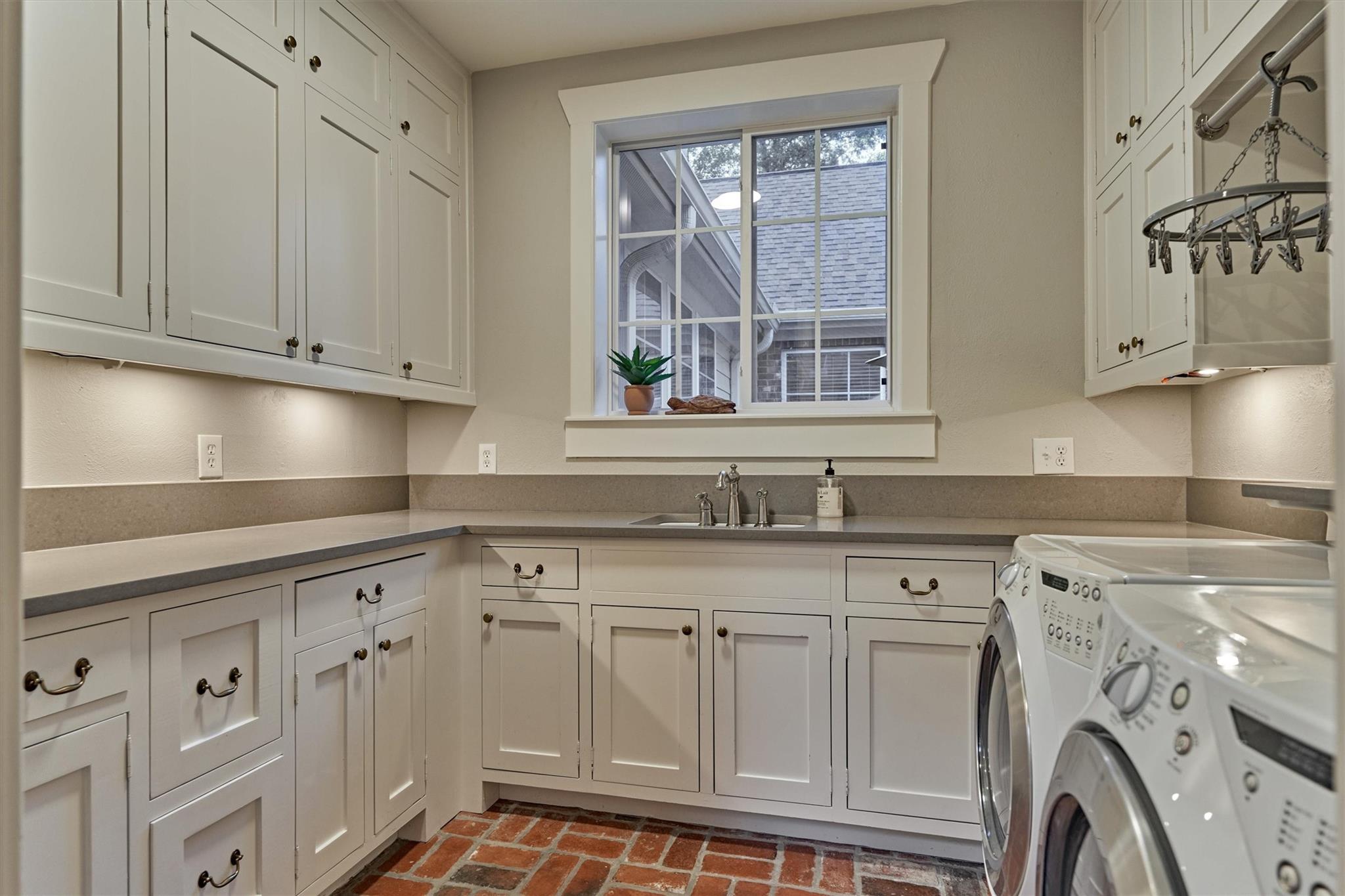 Conroe, Texas, 77384, United States, 4 Bedrooms Bedrooms, ,3 BathroomsBathrooms,Residential,Active,1967305