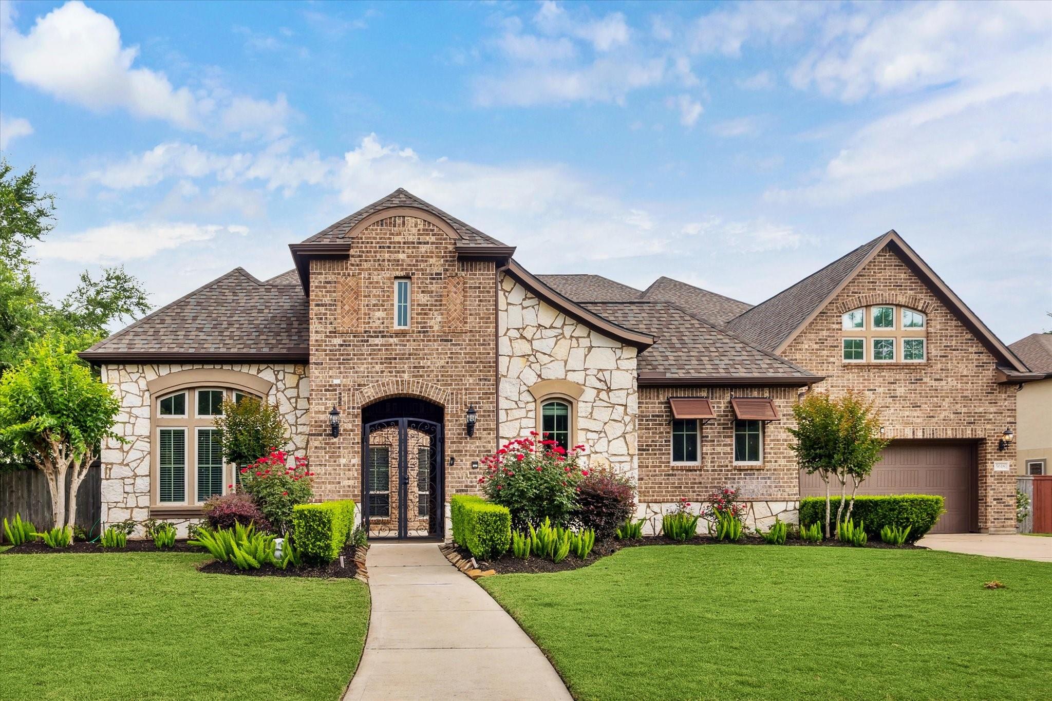Sugar Land, Texas, 77479, United States, 5 Bedrooms Bedrooms, ,5 BathroomsBathrooms,Residential,Active,1871593