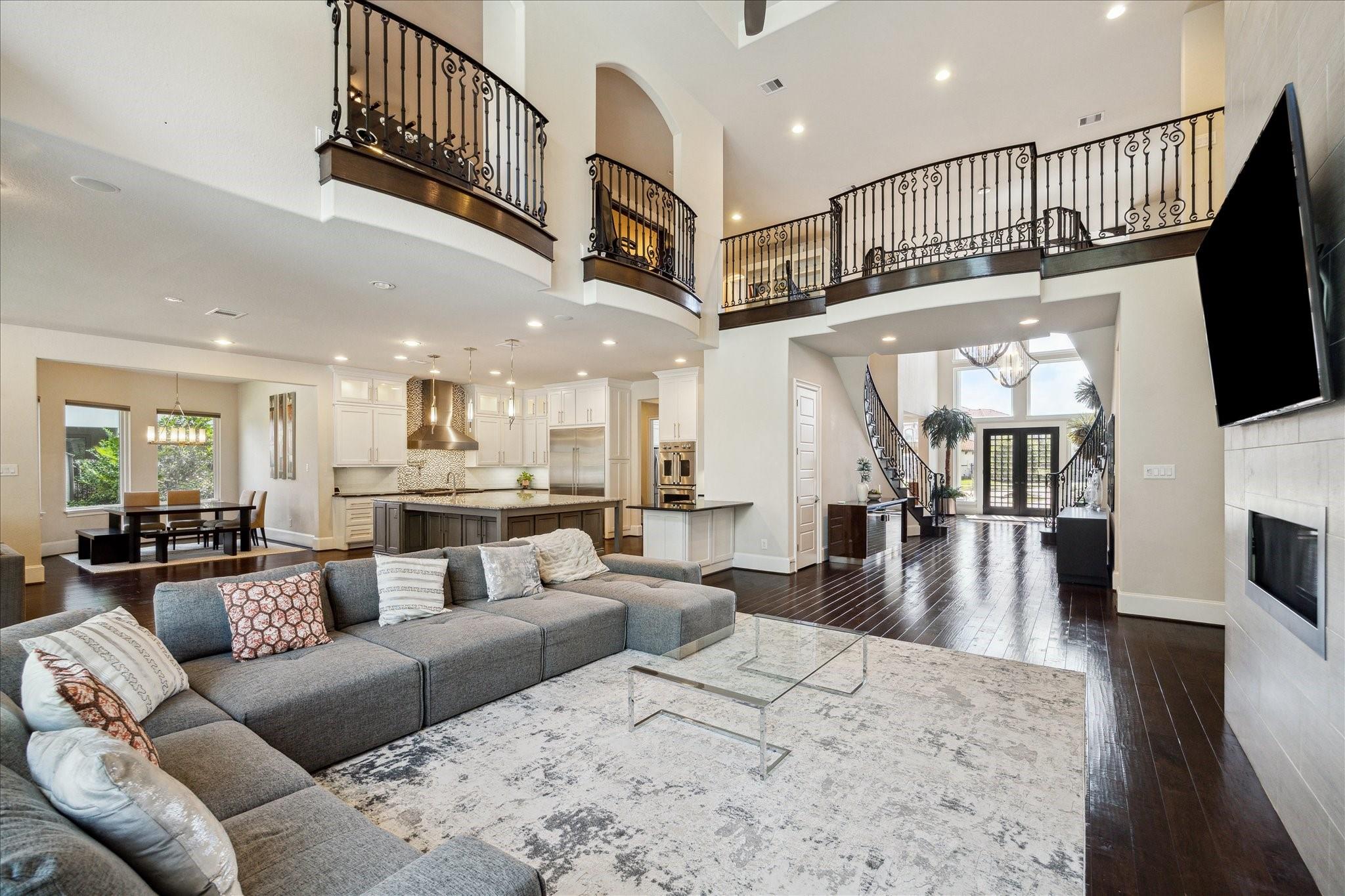 Sugar Land, Texas, 77479, United States, 5 Bedrooms Bedrooms, ,6 BathroomsBathrooms,Residential,Active,2015429