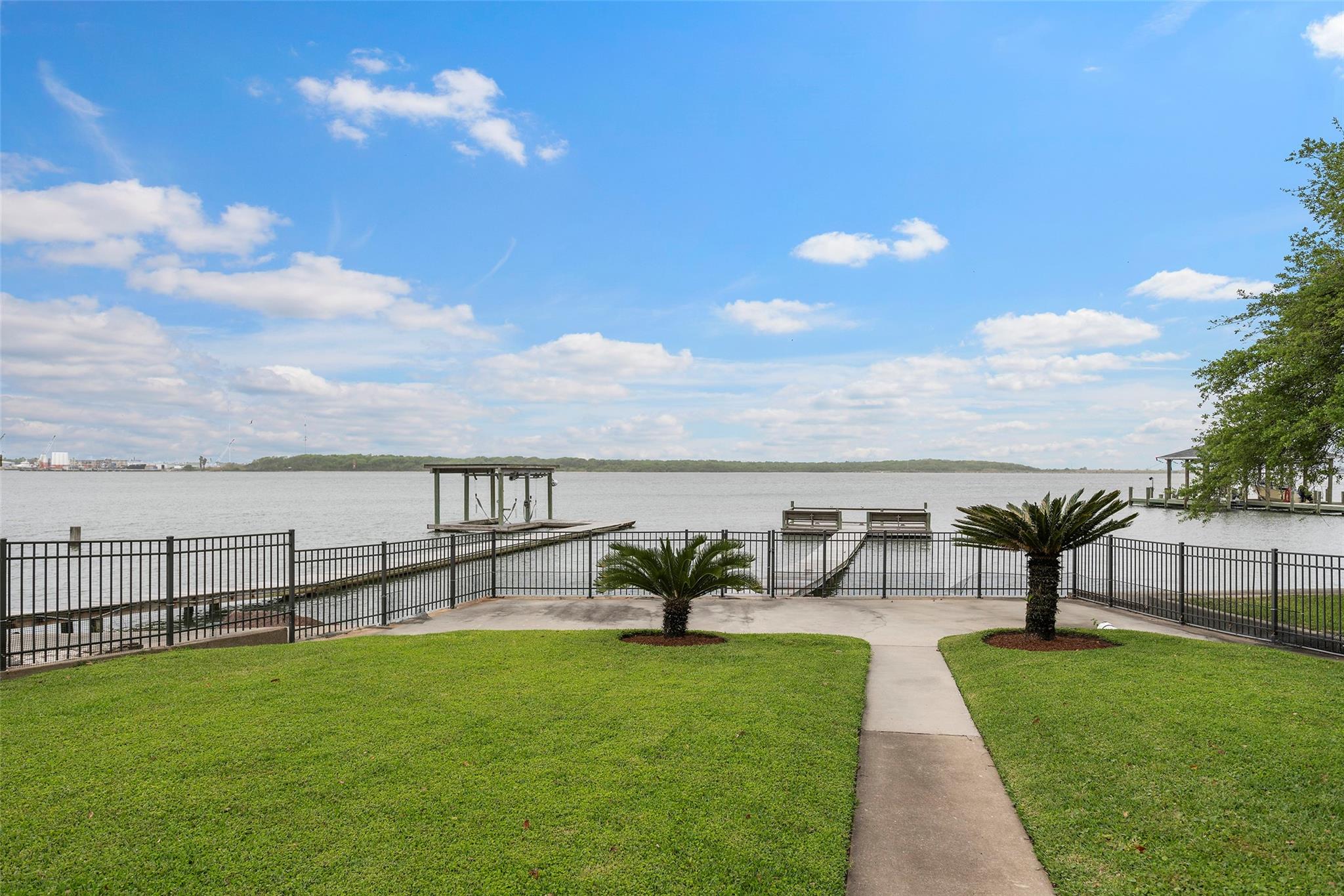 Galveston, Texas, 77550, United States, 4 Bedrooms Bedrooms, ,6 BathroomsBathrooms,Residential,Active,1905067