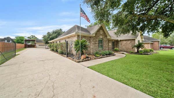 302 RIVER OAKS DR, BAYTOWN, TX 77523 - Image 1