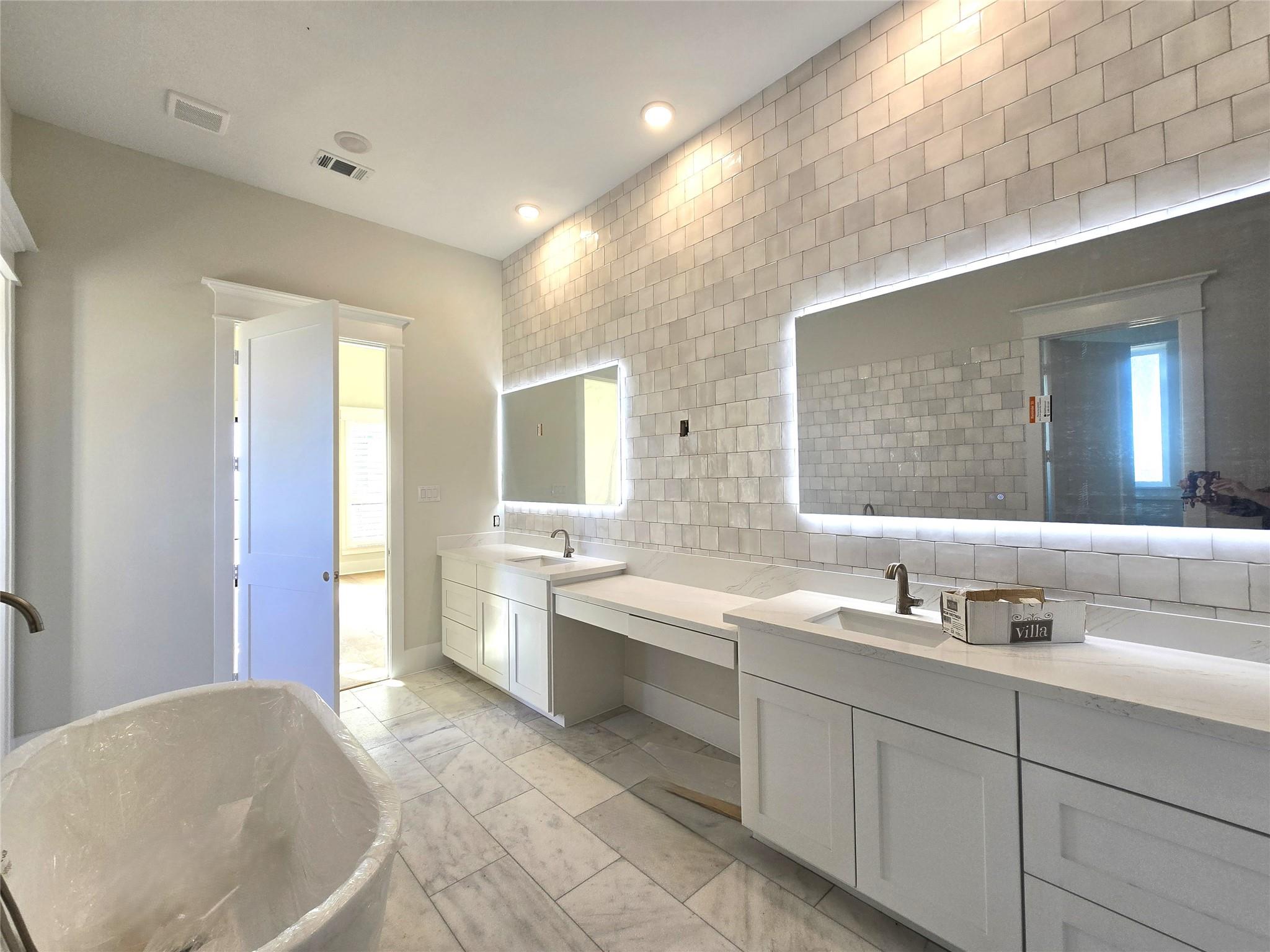 Montgomery, Texas, 77356, United States, 4 Bedrooms Bedrooms, ,5 BathroomsBathrooms,Residential,Active,2019138