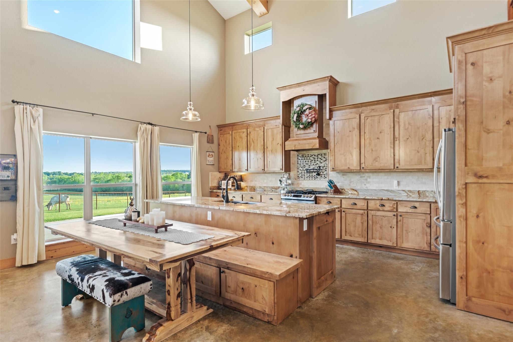 Centerville, Texas, 75833, United States, 6 Bedrooms Bedrooms, ,3 BathroomsBathrooms,Residential,Active,1862877